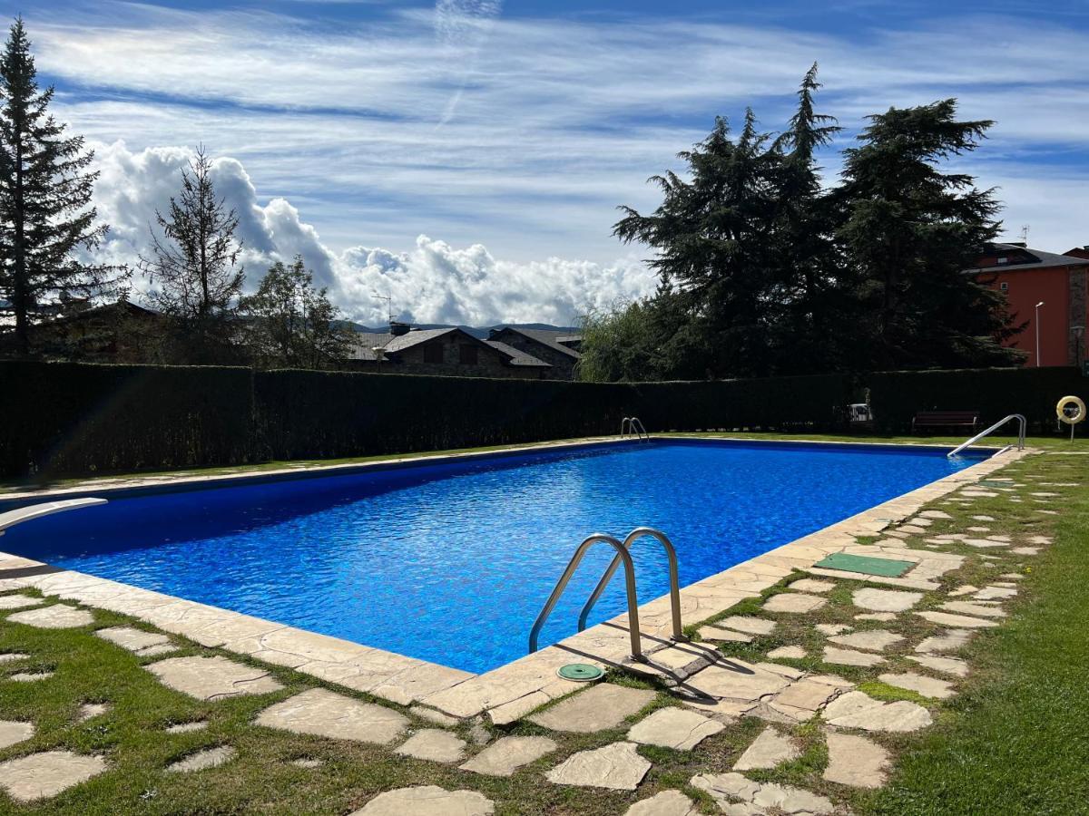 Piso Puigcerda Vistas Y Piscina Apartment Exterior photo